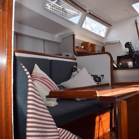فندق Velero En Puerto De Valencia - E&M Boats المظهر الخارجي الصورة