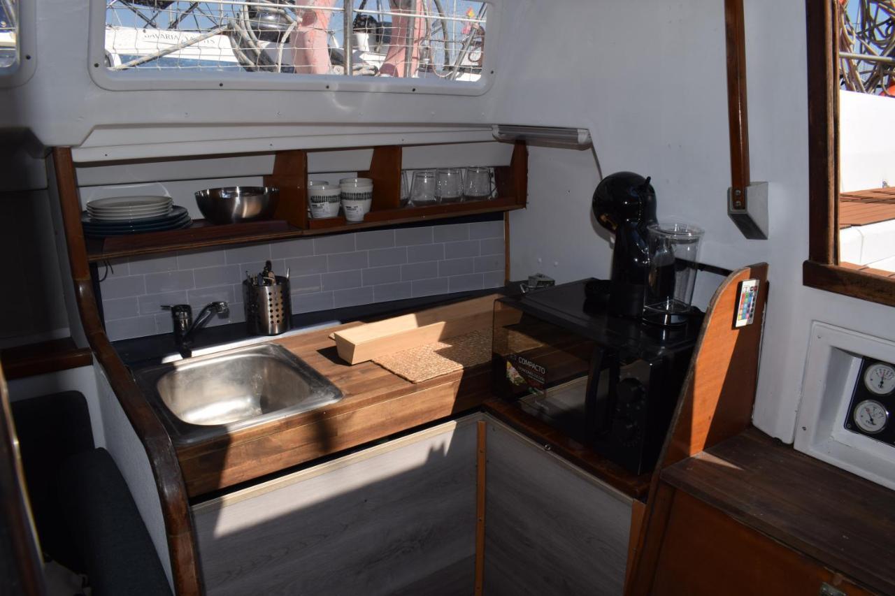 فندق Velero En Puerto De Valencia - E&M Boats المظهر الخارجي الصورة