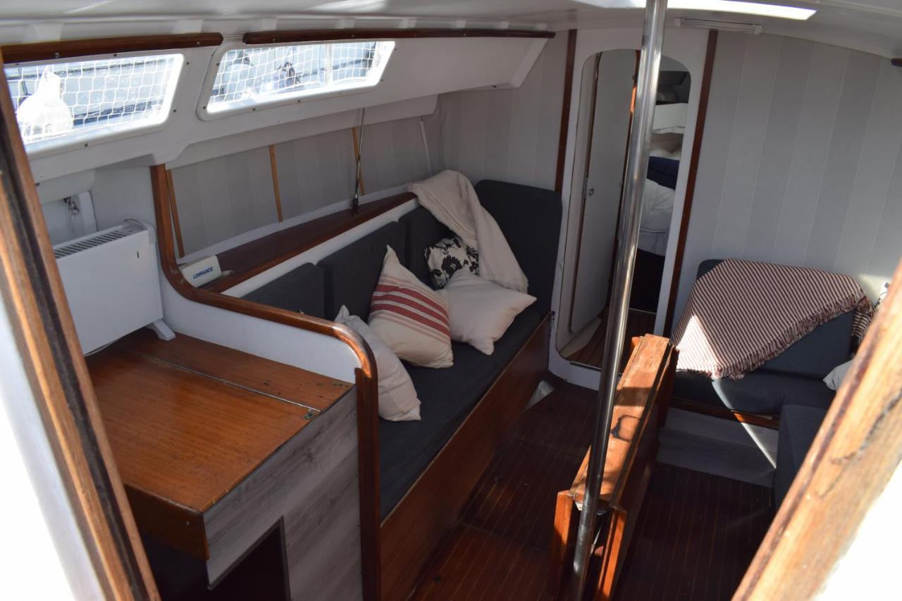 فندق Velero En Puerto De Valencia - E&M Boats المظهر الخارجي الصورة